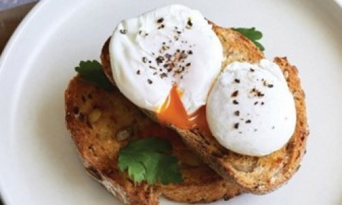 Đâu là thực phẩm “lành mạnh” mà người cao tuổi không nên ăn, ngoại trừ trứng?