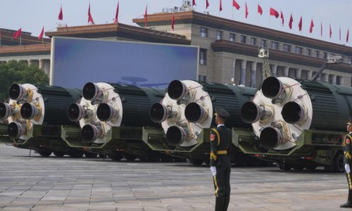 Chạy đua vũ trang hạt nhân : Hoa Kỳ cùng lúc phải đối phó với Nga và Trung Quốc