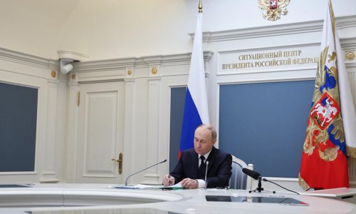 Chiến tranh Ukraine: Mỹ và Liên Âu phối hợp trừng phạt ngành dầu khí của Nga