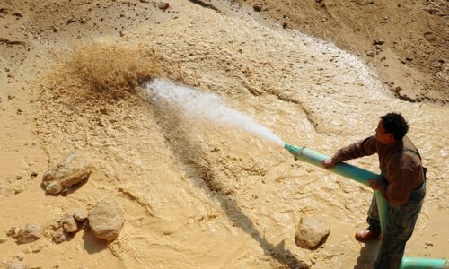 Trung Quốc xác nhận lại cho phép xuất cảng sang Mỹ ba kim loại hiếm