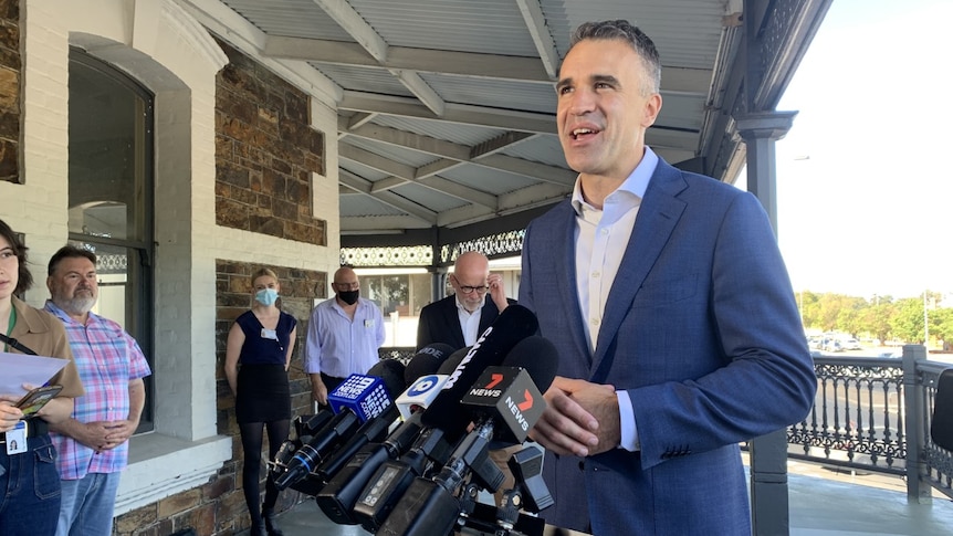 Thủ hiến Peter Malinauskas thông báo cuộc đua siêu xe Adelaide 500 sẽ trở lại trong năm 2022