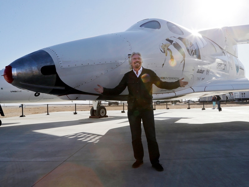 Chiếc Virgin Galactic của tỉ phú Richard Branson đã bay đến rìa không gian