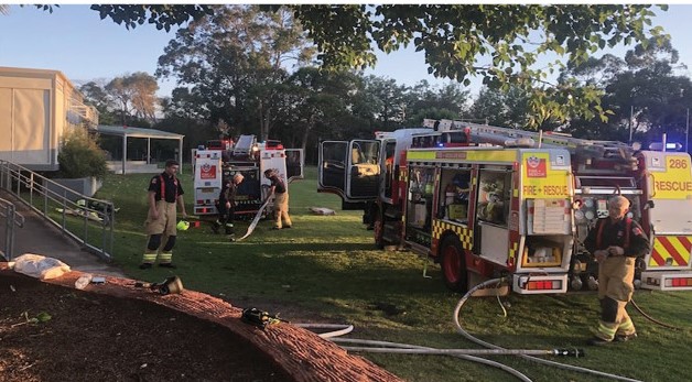 Ức vì bị thầy giáo lạm dụng tình dục khi còn là học sinh, một ông chế bom xăng phóng hỏa trường