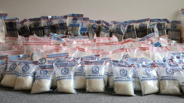 Sydney: Thợ sửa ống nước phát hiện số ma tuý đá trị giá $44 triệu đô la trong khi sửa toilet