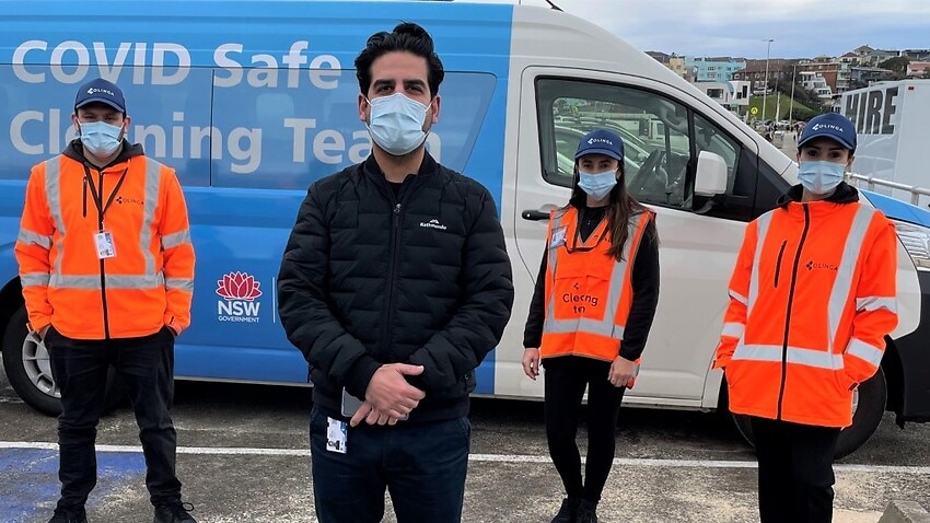 Nhân viên dọn vệ sinh góp phần giữ an toàn cho Sydney trong lúc phong tỏa