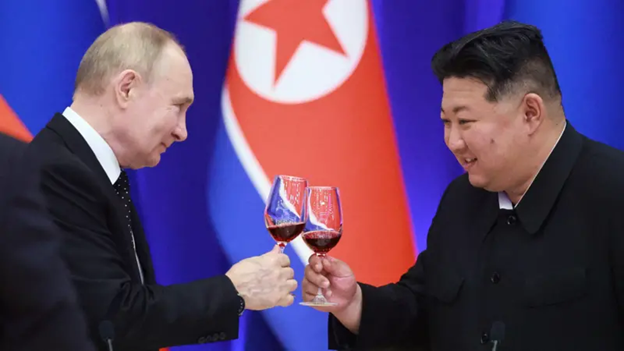 Xe tăng, du lịch và chụp ảnh: Tại sao ông Kim Jong-un và ông Putin cùng đến Bắc Kinh?