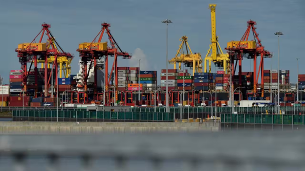 Mỹ áp thuế cao đối với 92 quốc gia, Úc tạm thoát