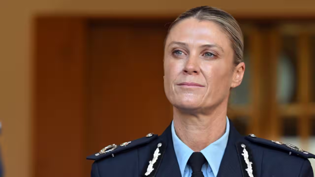 Úc có nữ cảnh sát trưởng liên bang đầu tiên - Krissy Barrett là ai?