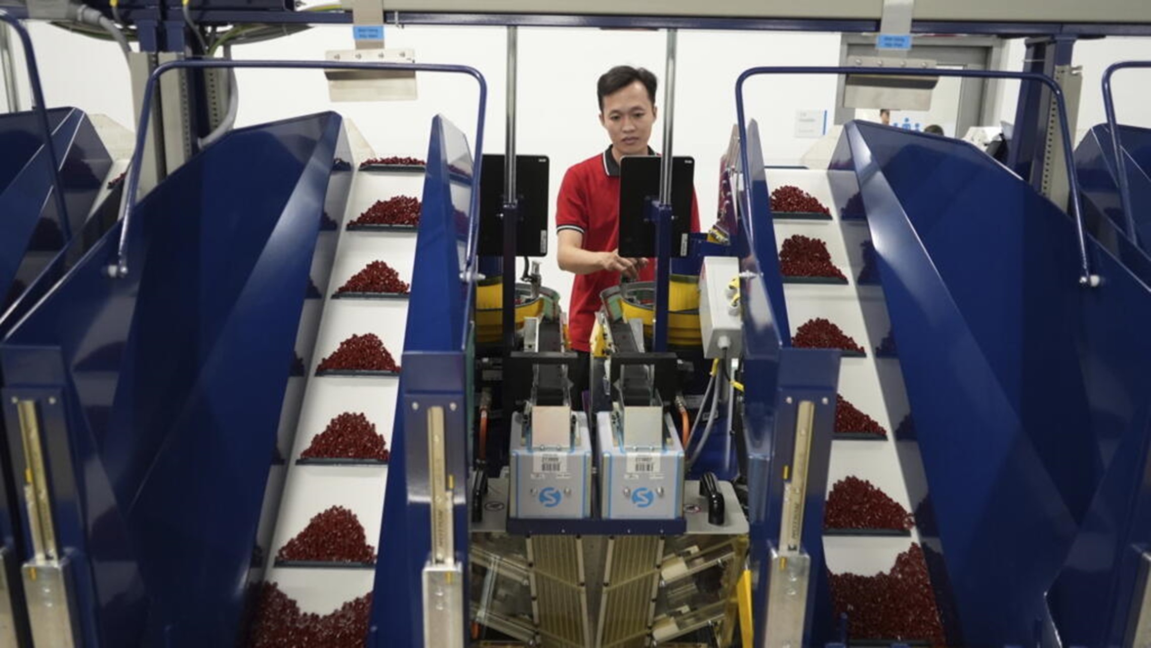 Việt Nam : Tăng trưởng kinh tế quý III ở mức trên 8,2%, nhưng tương lai bất định vì quan thuế Mỹ