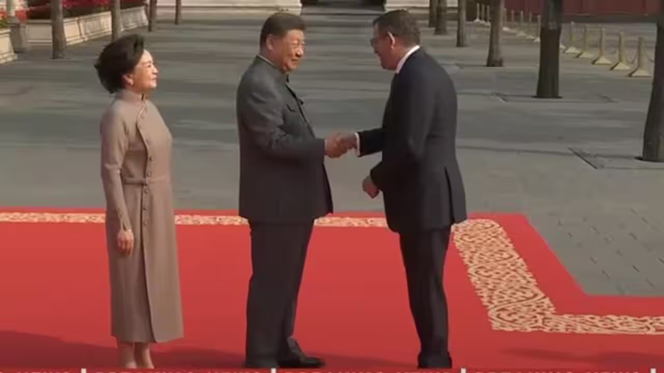 Cựu Thủ hiến Andrews tham dự lễ diễu binh của Trung Quốc gây tranh cãi