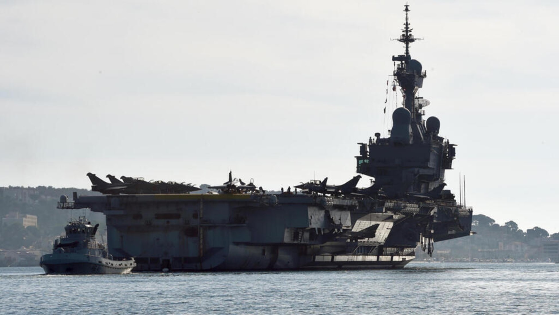 Tổng thống Pháp thông báo bắt đầu đóng hàng không mẫu hạm mới