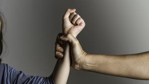 Dịch vụ hữu ích: Những dịch vụ người dân cần biết khi đối mặt bạo lực gia đình