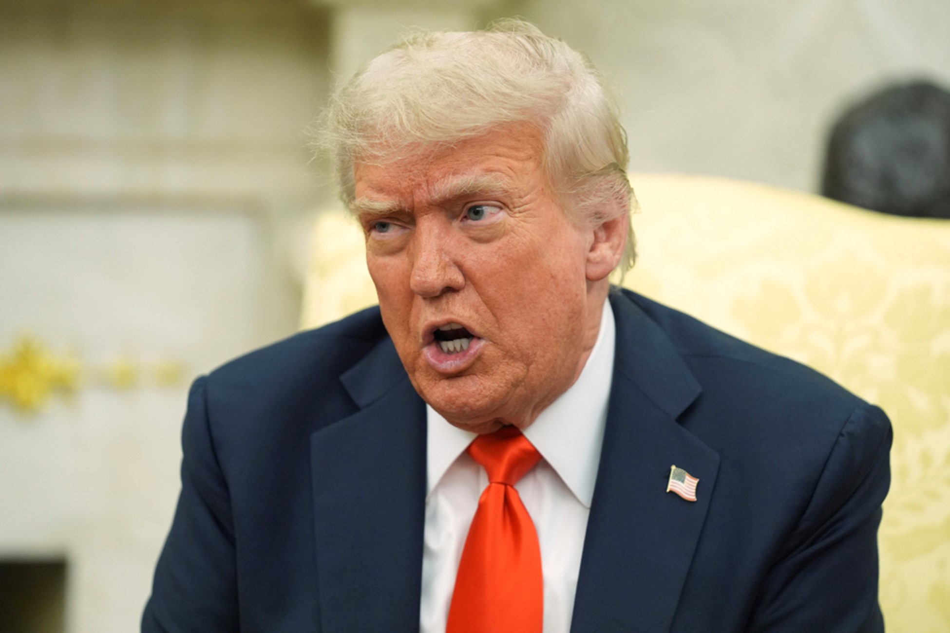 Ông Trump: Hãy để Nga - Ukraine đánh nhau thêm một lúc