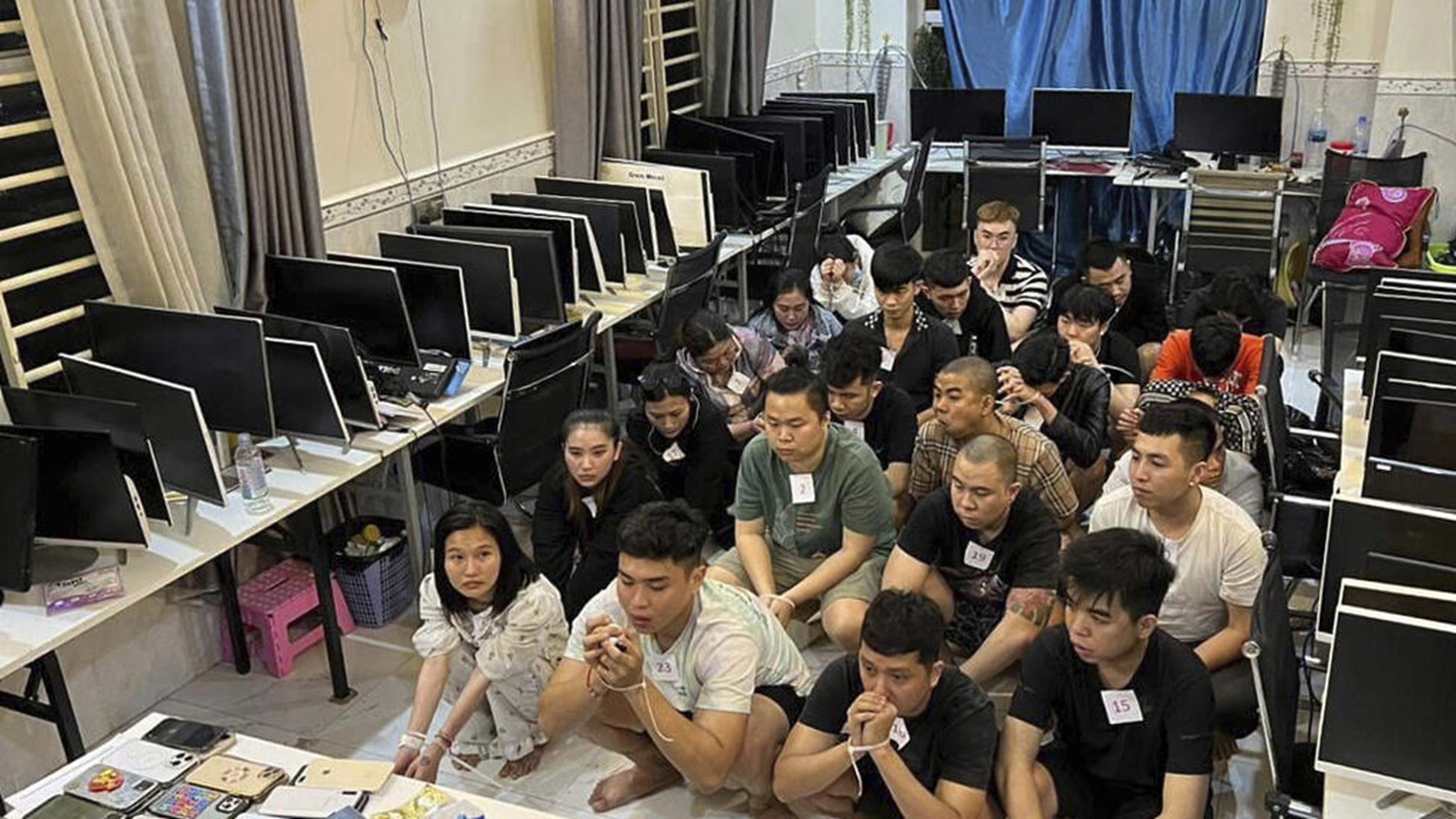 Cam Bốt : Chính quyền “bất lực” hay “đồng lõa” với nạn lừa đảo trực tuyến ?