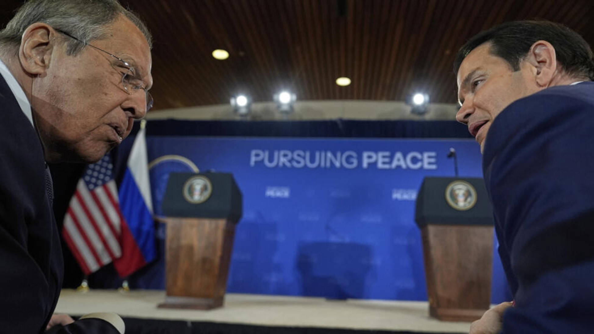 Nga đề nghị đối thoại với Mỹ sau phát biểu của Trump về việc Moscow « bí mật » thử hạt nhân