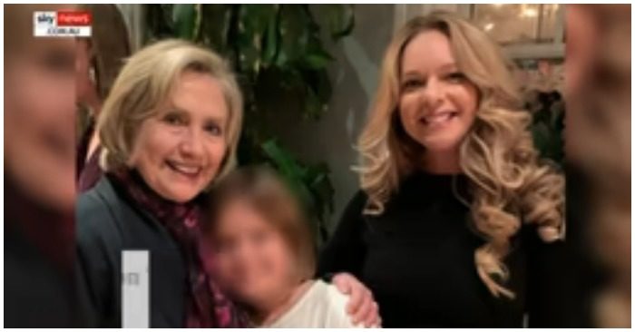 Người kiểm duyệt thông tin cho Facebook là fan của Hilarry Clinton