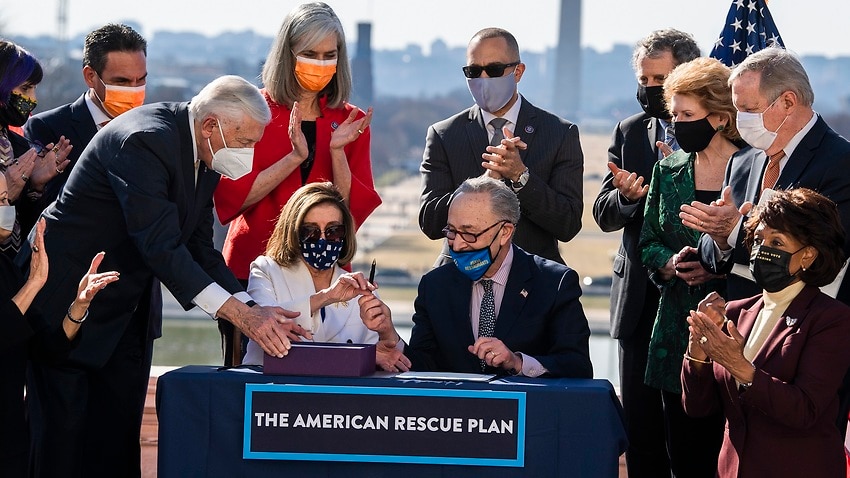 Hoa Kỳ thông qua đạo luật cứu trợ  COVID-19 lớn nhất chưa hề có